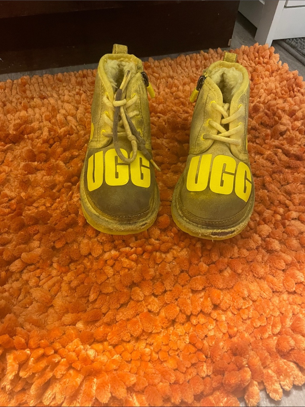 UGG Kids Yellow Logo Lace-Up Boot